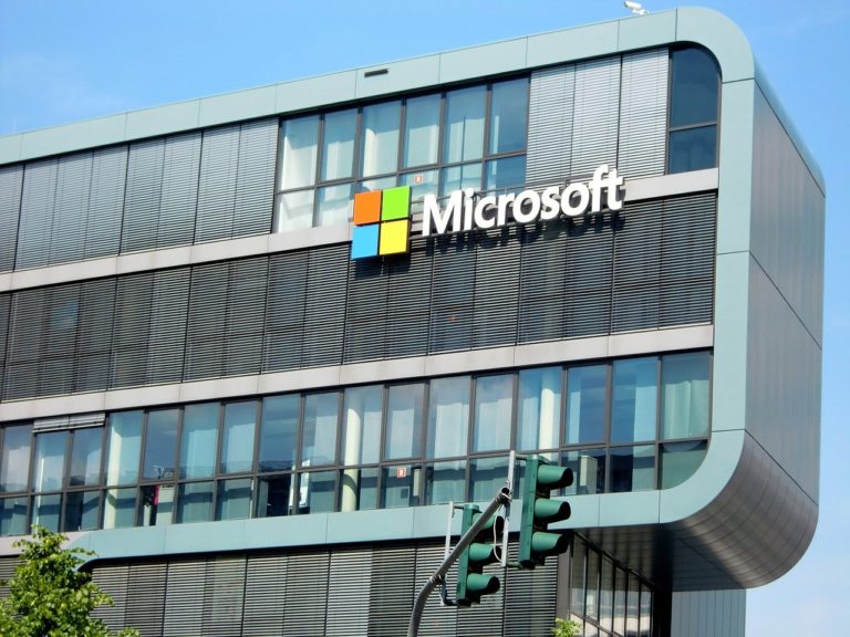Microsoft uruchamia w Polsce centrum obliczeniowe w chmurze – pierwsze w tej części Europy