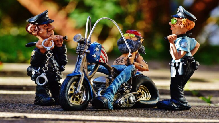 Mandaty dla kierowców w Polsce – ile zapłacimy za drogowe przewinienia?