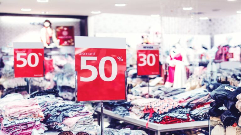 Drastyczny spadek ilości sklepów – co je wykańcza?
