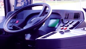 Wnętrze kabiny kierowcy autobusu