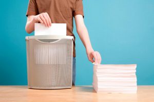 Dokumenty wkładane do niszczarki
