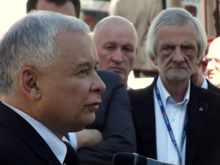 PiS bez samodzielniej większości – znamy wyniki nowego sondażu