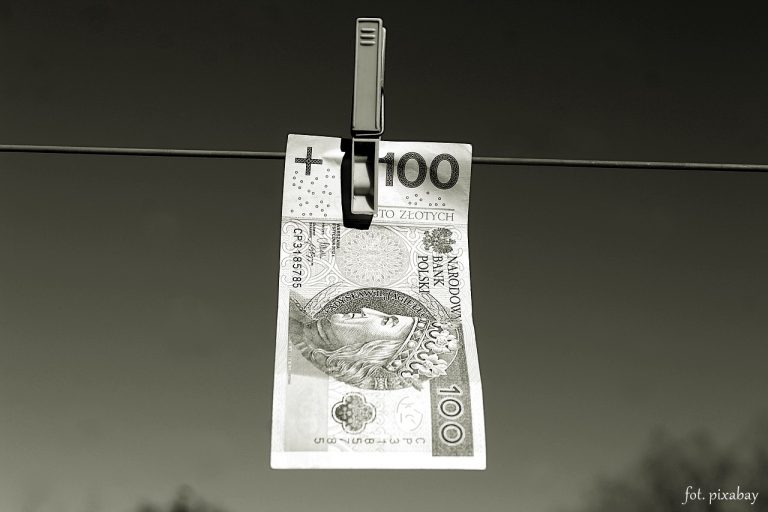 100 zł, pieniądze