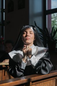 wstąpić do zakonu