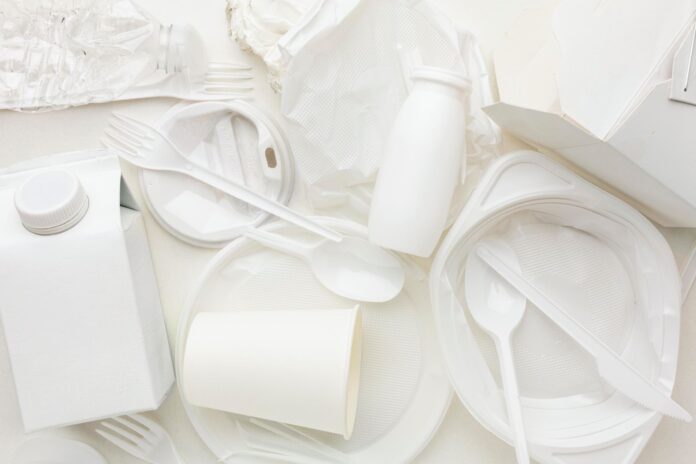Jednorazowe produkty plastikowe